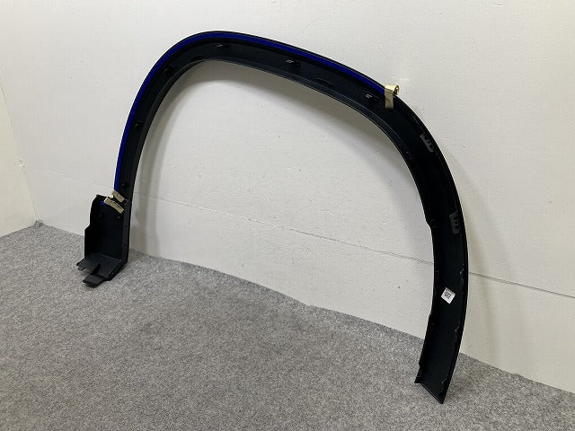 新品!GLAクラス H247/AMG 純正 左 フロント フェンダーアーチモール/オーバーフェンダー A247 880 67 04 2478806704 メルセデス(150982)