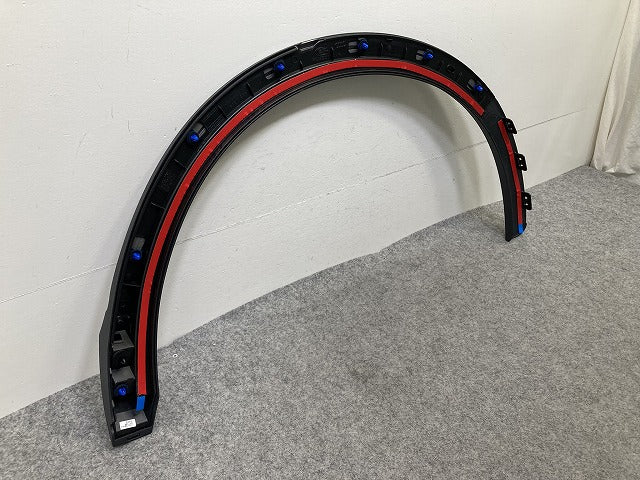 新品!Q3 8U系 純正 右 リア フェンダーアーチモール/オーバーフェンダー RH 8U0.853.818 8U08538184U8 素地 アウディ(150985)