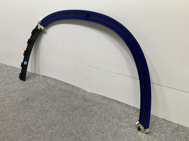 新品!GLAクラス X156 純正 右 フロント フェンダーアーチモール/オーバーフェンダー A156 885 24 22 1568852422 メルセデスベンツ(150986)