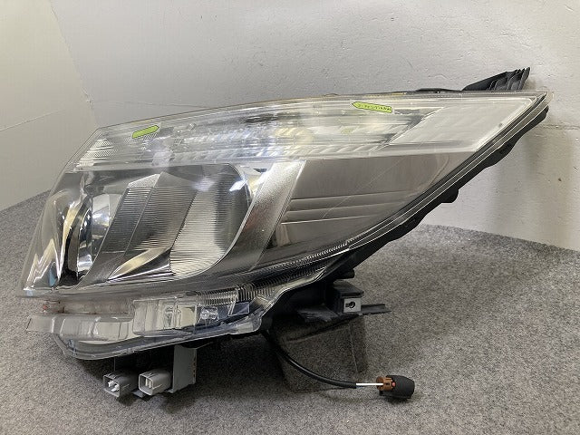 ジャンク!ノア NOAH 80系/ZRR80/ZRR85/ZWR80 純正 前期 左 ヘッドライト/ランプ LED 刻印 E ICHIKOH 28-227(150994)