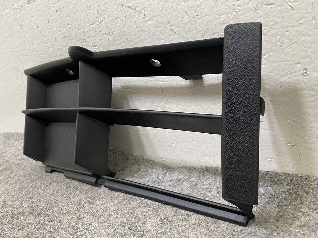 新品!5シリーズ E39 純正 左 フロント バンパー ロア グリル LH 51.11-8235674.9 51118235674 素地 BMW(151003)