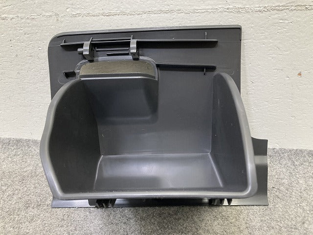 新品!ゴルフ5/GOLFⅤ 1K系 純正 ダッシュボード 小物入れ 収納 1K2 857 919 F/923 K 1K28579191F71N 素地 フォルクスワーゲン(151006)