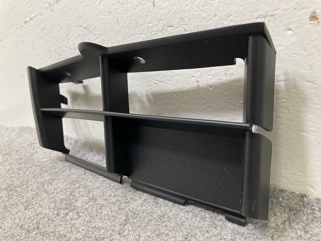 新品!5シリーズ E39 純正 右 フロント バンパー ロア グリル RH 51.11-8235642.9 51118235642 素地 BMW(151007)