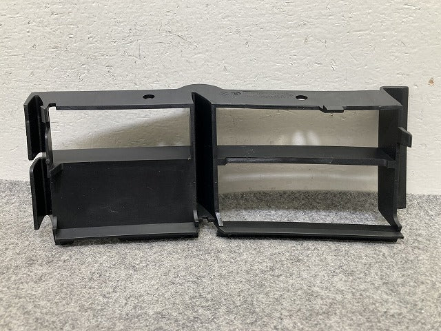 新品!5シリーズ E39 純正 右 フロント バンパー ロア グリル RH 51.11-8235642.9 51118235642 素地 BMW(151007)
