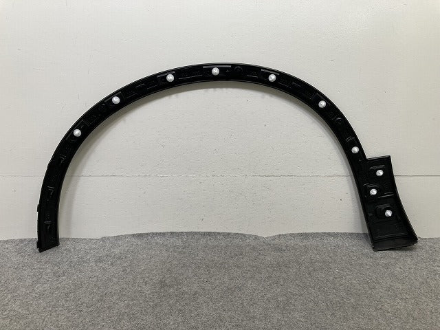 新品!XC40 XB系 純正 右 フロント フェンダーアーチモール/オーバーフェンダー RH 32409189 素地 ボルボ(151012)