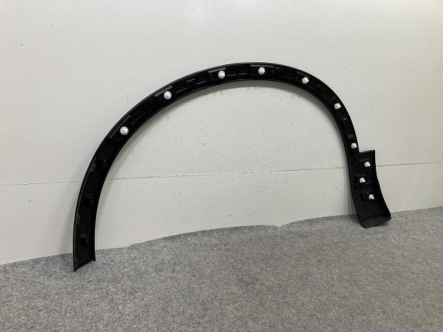 新品!XC40 XB系 純正 右 フロント フェンダーアーチモール/オーバーフェンダー RH 32409189 素地 ボルボ(151012)