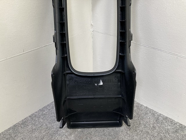 新品!Cクラス A205 純正 リア センターコンソール トリム A 205 689 07 00 20568907009H23 素地 メルセデスベンツ(151017)