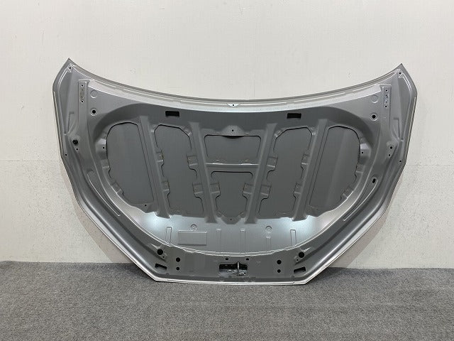ライズ A200A/A210A/A201A/A202A 純正 ボンネット/エンジンフード シルバー メタリック トヨタ(151023)