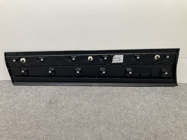 新品!レンジローバー/ヴェラール L560 純正 右 フロント ドア モール/ガーニッシュ J8A2-21064-B-PIA-01 ブラック ランドローバー(151027)