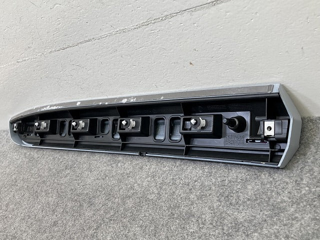 新品!アルティオン 3H系 純正 右 リア ドア モール/プロテクター 3G8 853 991B 3G8854899GRU 未塗装 フォルクスワーゲン(151030)
