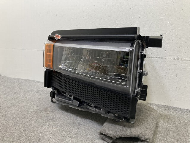 ランドクルーザー/ランクル 250/TRJ250W/GDJ250W 純正 右 ヘッドライト/ランプ レベライザーLED 刻印4V RH ICHIKOH 60-343 トヨタ(151032)