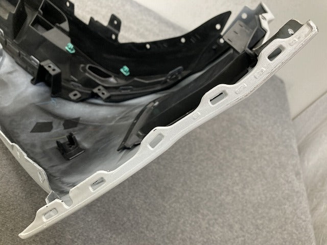 ノート/NOTE E13/SNE13 純正 前期 フロント バンパー スポイラー付 Fバンパー 62022 6XJ0H ピュアホワイトパール QAC 日産(151037)