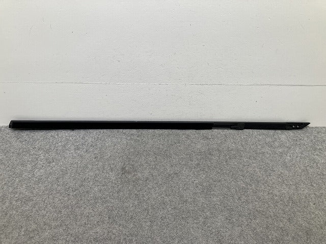 新品!レンジローバー/スポーツ L494 純正 右 フロント ドア ベルトモールアウター RH LR076061 ブラック ソリッド ランドローバー(151050)