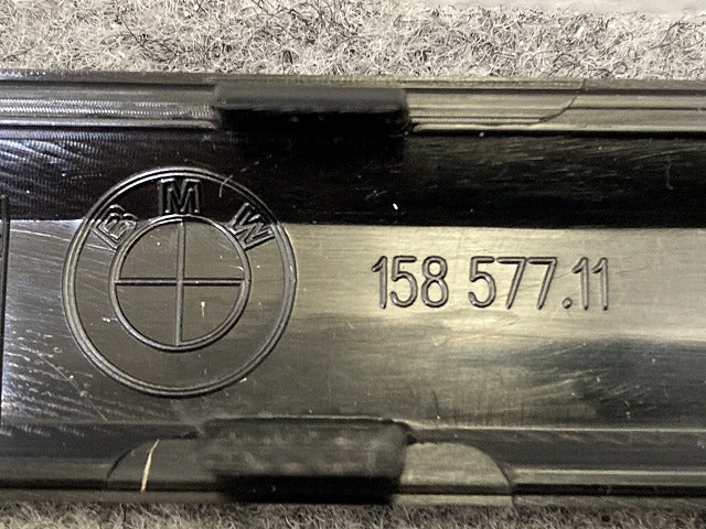 新品!3シリーズ F30/F31/F35 純正 リア バンパーモール トリムストリップ Sport 7 288 233/7 289 756 51127288233 ブラック BMW(151051)