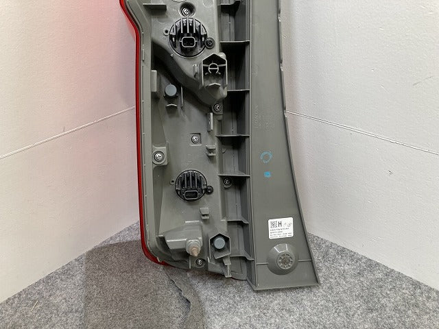 N-BOX/NBOX Nボックス JF3/JF4 純正 後期 右 テールランプ/ライト/レンズ LED 刻印H RH ICHIKOH D274 ホンダ(151055)