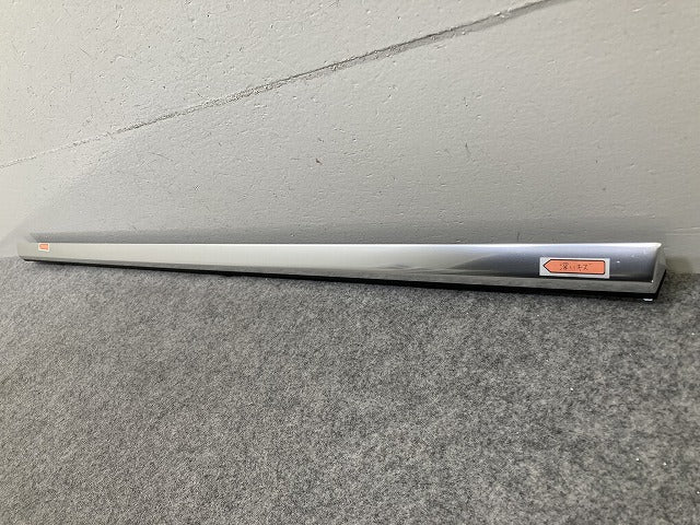 新品!Cクラス S205 純正 左 リア ドア ベルトモール ウインドウモール LH A2057306706 メッキ メルセデスベンツ(151086)