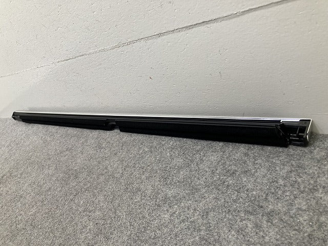 新品!Cクラス S205 純正 左 リア ドア ベルトモール ウインドウモール LH A2057306706 メッキ メルセデスベンツ(151086)