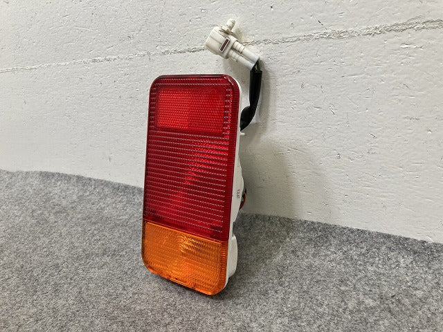 キャリイ トラック DA16T 純正 右 テールランプ/ライト/レンズ ハロゲン RH TOKAIDENSO RR046 26550-4A00M スズキ(151090)