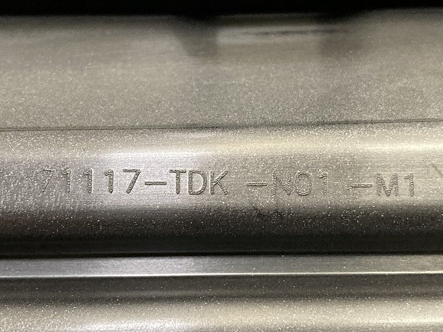 新車取り外し!フリード GB5 GB7 純正 後期 左 フロント バンパーガーニッシュ 71117-TDK-N01-M1 ブラック ソリッド ホンダ(151112)