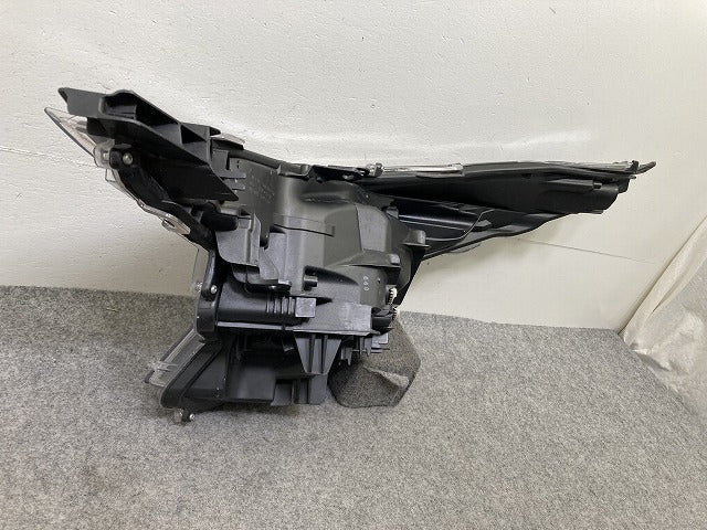 プリウス 50系 ZVW50/ZVW51/ZVW55 純正 前期 右 ヘッドライト/ランプ LED AFS無 刻印C2 RH KOITO 47-75 81145-47691 トヨタ(151155)