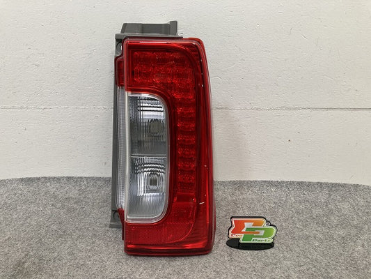 タント LA600S/LA610S 純正 右 テールランプ/ライト/レンズ ハロゲン RH KOITO 220-51391 81551-B2300 ダイハツ(151174)