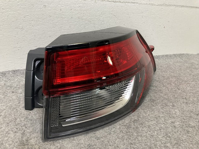 カローラ クロス ZVG11/ZVG15/ZVG13/ZVG16 純正 右 テールランプ/ライト/レンズ LED 刻印F RH HASCO 16-179 81551-16700 トヨタ(151175)