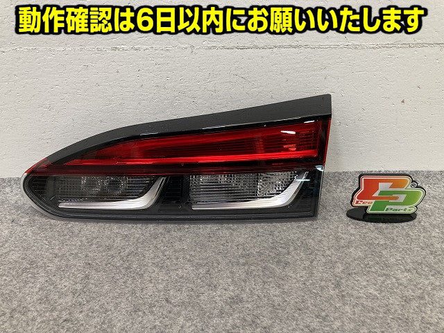 カローラ クロス ZVG11/ZVG15/ZVG13/ZVG16 純正 右 フィニッシャーランプ/テールランプ LED 刻印NR HASCO 16-181 81581-16041(151177)