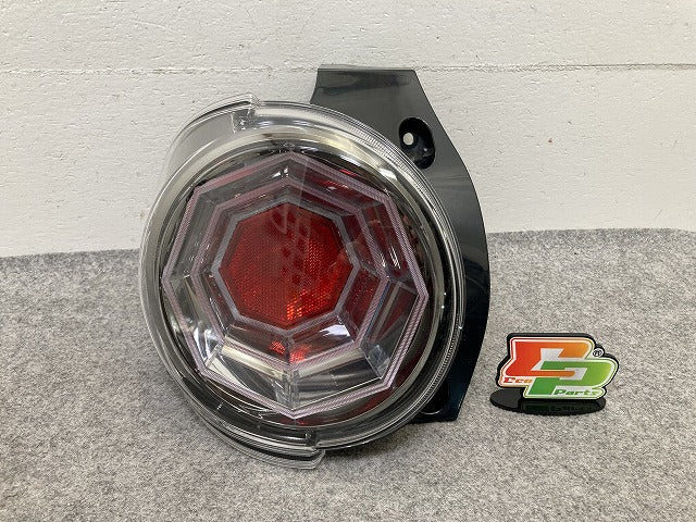 キャスト LA250S/LA260S 純正 左 テールランプ/ライト/レンズ ハロゲン LH TOKAIDENSO 20519 L 81560-B2680 ダイハツ(151181)