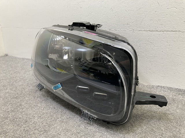 新品!ベルランゴ/BERLINGO K9CYH01 純正 右 ヘッドライト/ランプ ハロゲン RH VALEO 90173987/9816823280 シトロエン(151190)