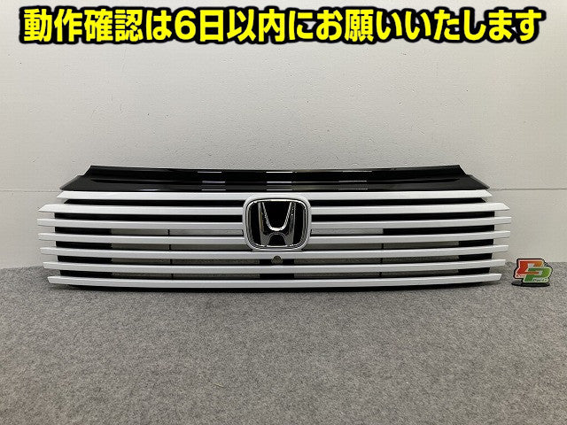 新車取り外し!ヴェゼル/VEZEL e:HEV RV5/RV6 純正 フロント グリル/ラジエーターグリル ホワイト ホンダ(151202)