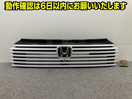新車取り外し!ヴェゼル/VEZEL e:HEV RV5/RV6 純正 フロント グリル/ラジエーターグリル ホワイト ホンダ(151202)