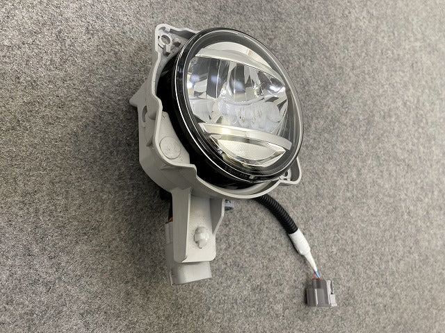 純正 右 フォグランプ/フォグライト LED KOITO 114-11092 ダイハツ/トヨタ/ホンダ/スバル/スズキ 汎用(151212)