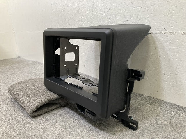 新車取り外し!N-BOX/NBOX Nボックス JF3/JF4 純正 オーディオパネル AVパネル センターパネル オーデオカバー ステー付 T82 素地(151219)