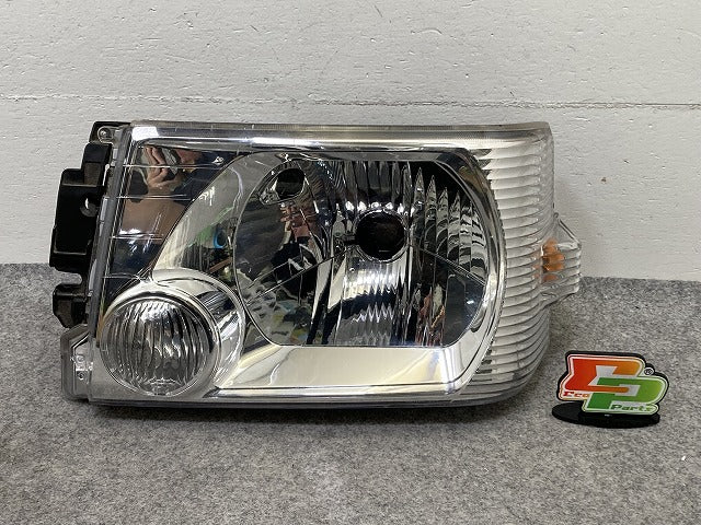 ミニキャブ/クリッパー U61T/U62T/U61V/U62V/U71V/U72V 純正 左 ヘッドライト/ランプ ハロゲン LH STANLEY P5701 三菱(151228)