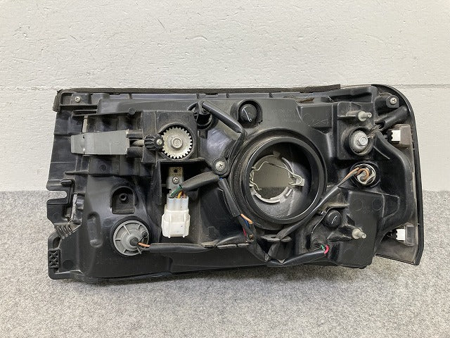 ミニキャブ/クリッパー U61T/U62T/U61V/U62V/U71V/U72V 純正 右 ヘッドライト/ランプ ハロゲン RH STANLEY P5701 三菱(151229)