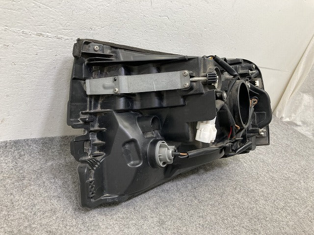 ミニキャブ/クリッパー U61T/U62T/U61V/U62V/U71V/U72V 純正 右 ヘッドライト/ランプ ハロゲン RH STANLEY P5701 三菱(151229)