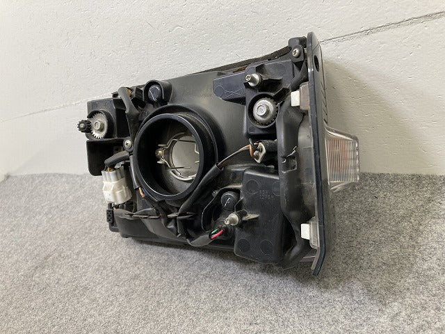ミニキャブ/クリッパー U61T/U62T/U61V/U62V/U71V/U72V 純正 右 ヘッドライト/ランプ ハロゲン RH STANLEY P5701 三菱(151229)