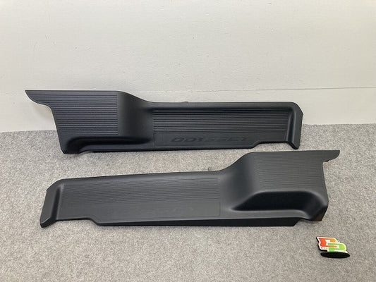 新車取り外し!オデッセイ RC1/RC2/RC4 純正 左右 リア スカッフプレート インナーガーニッシュ 84261-T6D-H0/84211-T6D-H0 ホンダ(151260)