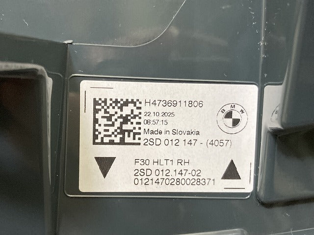 新品!3シリーズ F30  純正 右 テールランプ/ライト/レンズ LED RH 2SD 012 147 BMW(151271)