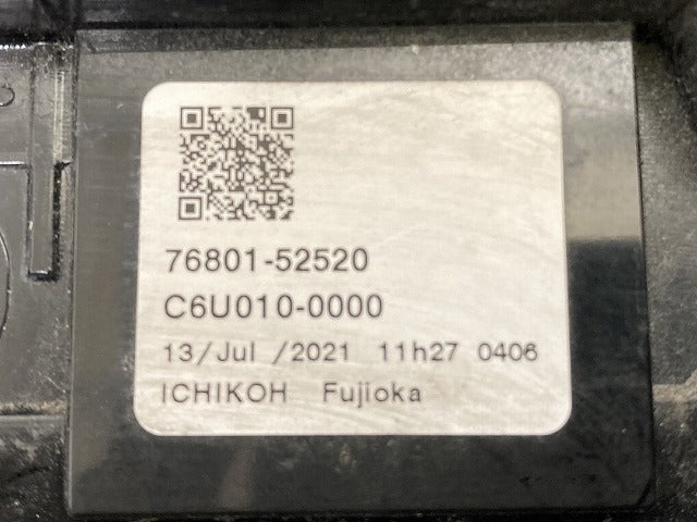 ヤリスクロス MXPB10/MXPB15/MXPJ10/MXPJ15 純正 リア ガーニッシュ バックドアガーニッシュ 76801-52520 ブラック トヨタ(151318)