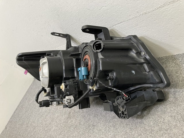 ゼスト JE1/JE2 純正 左 ヘッドライト/ランプ キセノン HID AFS無 バラスト レベライザー LH KOITO 100-22911 ホンダ(151324)