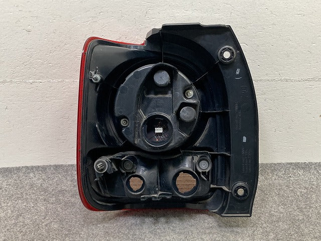 ムーヴ キャンバス/キャンパス LA800S/LA810S 純正 右 テールランプ/ライト/レンズ LED RH TOKAIDENSO 20521 81551-B2390 ダイハツ(151357)