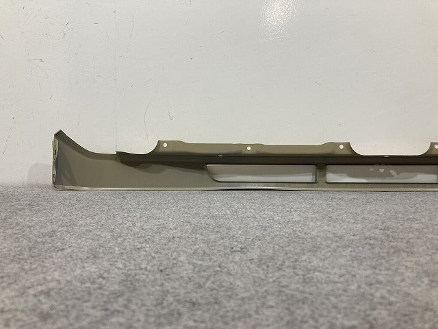 ランドクルーザー/ランクル 70系 GDJ76W 再再販 純正 フロント パネル グリル下パネル ガーニッシュ ベージュ 4E9 トヨタ(151362)