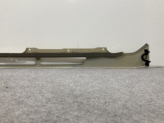 ランドクルーザー/ランクル 70系 GDJ76W 再再販 純正 フロント パネル グリル下パネル ガーニッシュ ベージュ 4E9 トヨタ(151362)