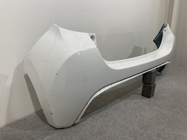 ヤリス KSP210/MXPA10/MXPA15/MXPH10/MXPH15 純正 リア バンパー Rバンパー 52159-K0010/20/50 スーパーホワイトII 040 トヨタ(151407)
