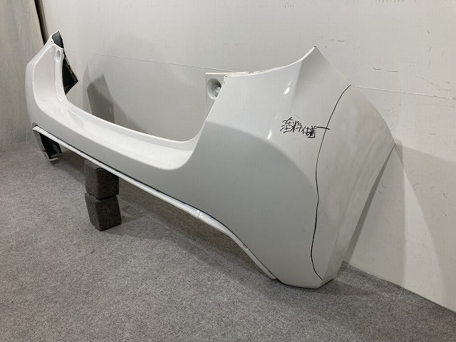 ヤリス KSP210/MXPA10/MXPA15/MXPH10/MXPH15 純正 リア バンパー Rバンパー 52159-K0010/20/50 スーパーホワイトII 040 トヨタ(151407)