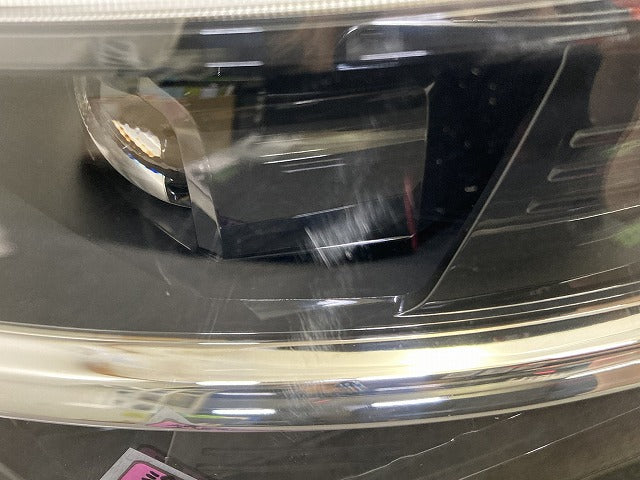 セレナ C28/NC28/FC28/GC28/GFC28 純正 左 ヘッドライト/ランプ レベライザーLED 刻印E LH KOITO 100-2379Y 日産(151411)