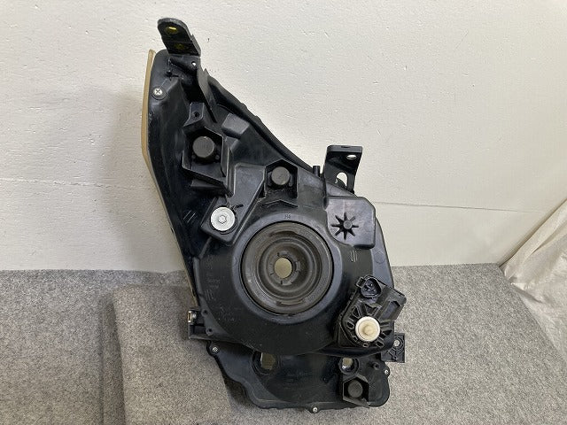 ワゴンR/AZワゴン MH23S/MJ23S 純正 前期 左 ヘッドライト/ランプ ハロゲン レベライザー LH KOITO 100-59192 スズキ(151416)