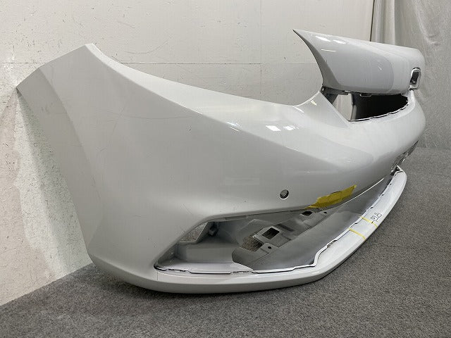 フィット GR1/GR2/GR3/GR4 純正 後期 フロント バンパー Fバンパー 71101-TZA-N000 タフタホワイトIII NH906 ホンダ(151432)