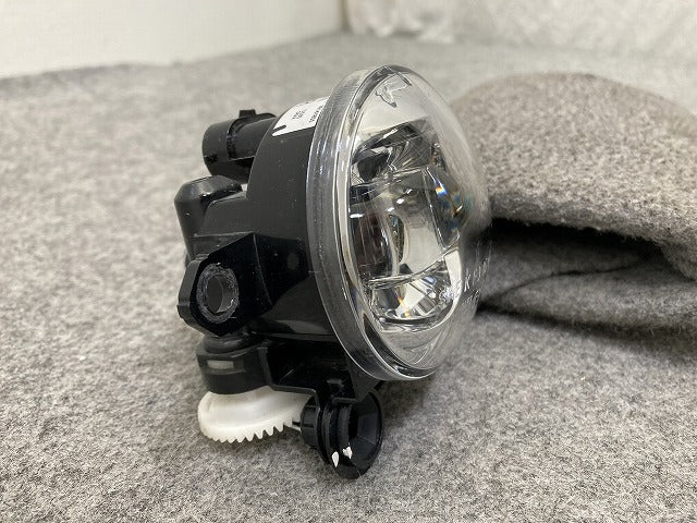 タント LA650S/LA660S 純正 右 フォグランプ/フォグライト LED 81210-B5030 ダイハツ(151441)